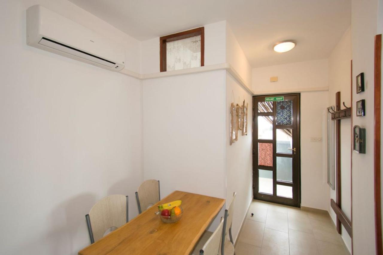 Apartman M In Premantura Exteriör bild