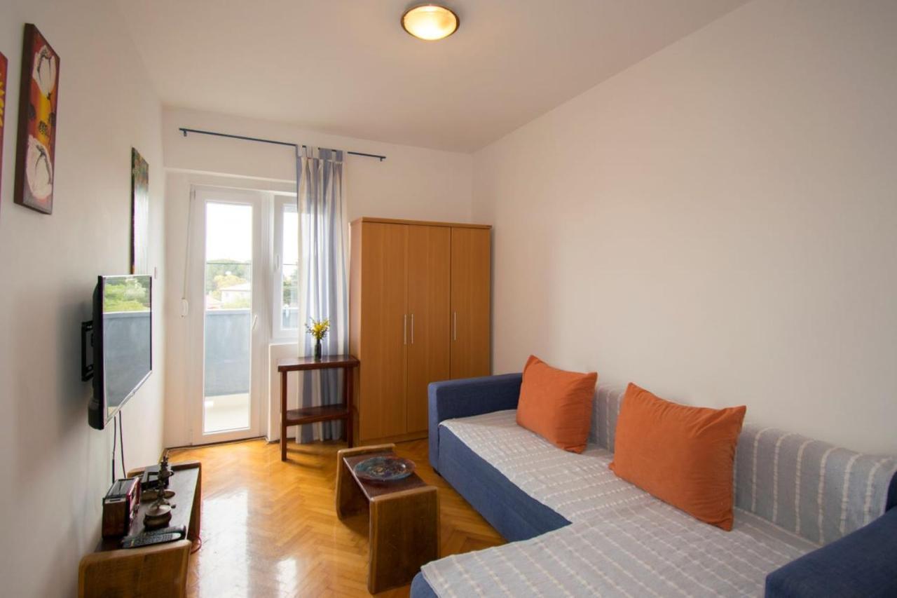 Apartman M In Premantura Exteriör bild