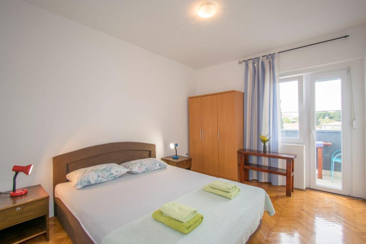 Apartman M In Premantura Exteriör bild