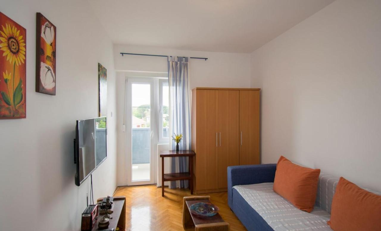 Apartman M In Premantura Exteriör bild