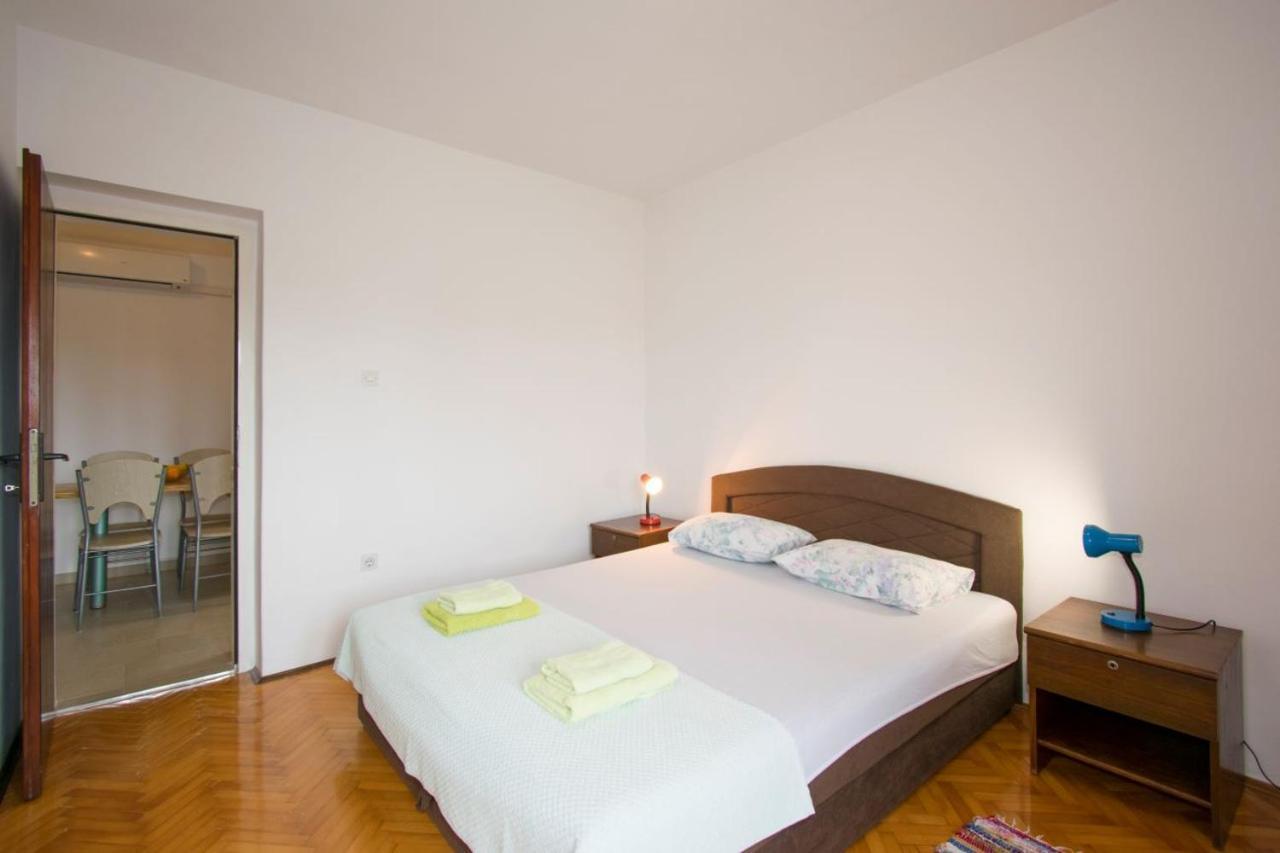 Apartman M In Premantura Exteriör bild